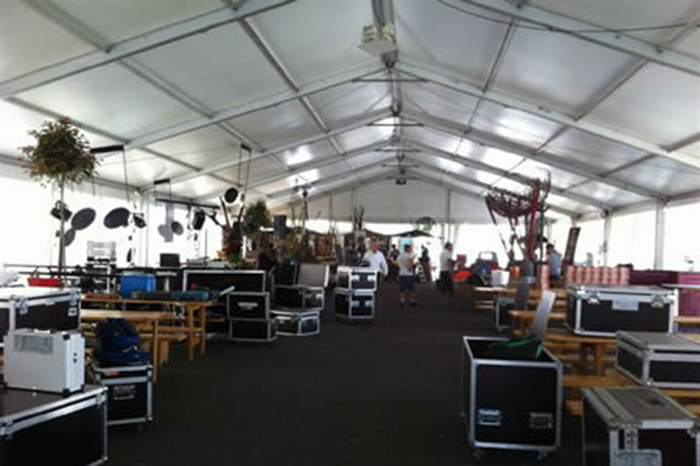 Montage Plancher pour Tente Silhouette, Château de Pennautier