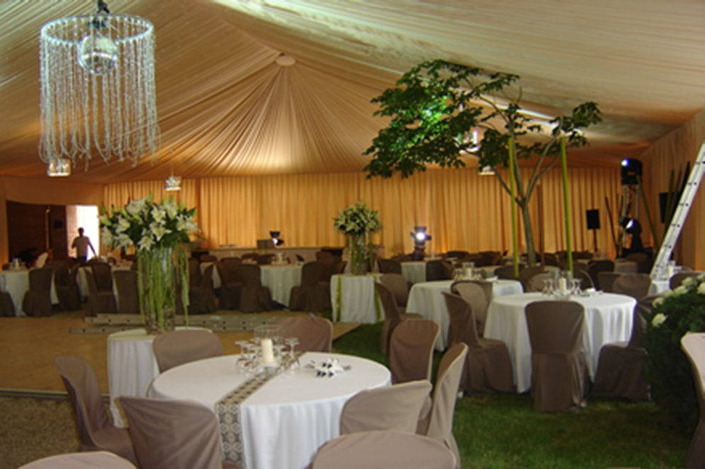 Montage Plancher pour Tente Silhouette, Château de Pennautier